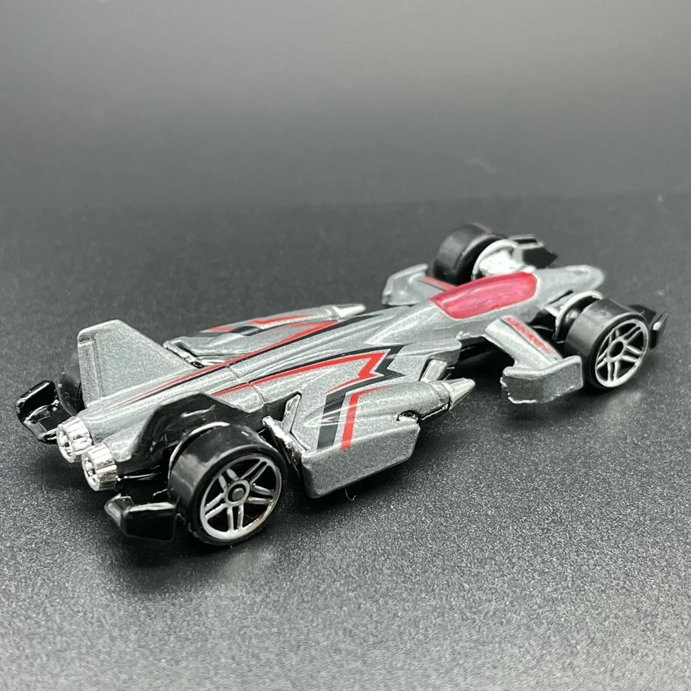Hot Wheels Jet Threat‎ 3.0 Street Car Vehicle Silver & Red Diecast 1/64 Scale